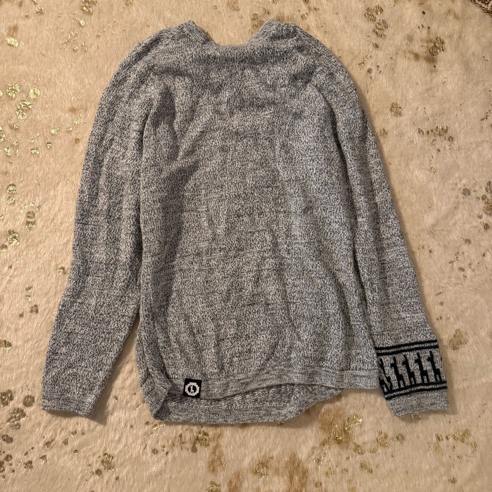 Cozy Women's Gray Crewneck Sweater